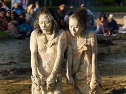 <i>Raven</i> and <i>Fission</i> at Lynden Sculpture Garden